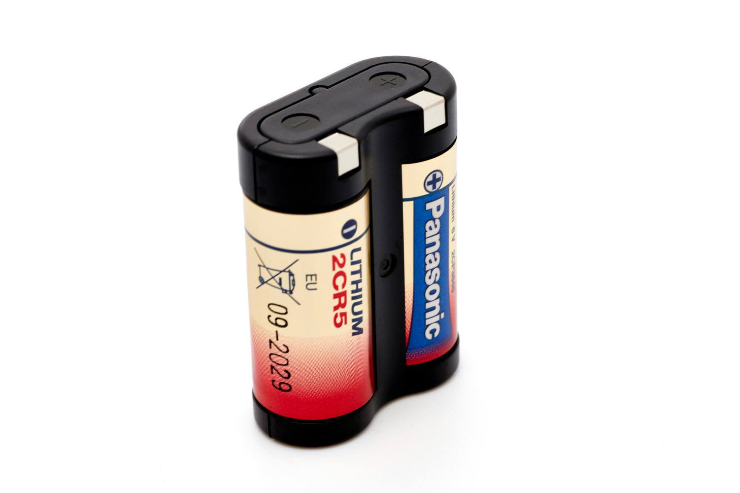 Batteri til analogkamera. Mange analogkameraer bruger batterier af denne type, 2CR5.